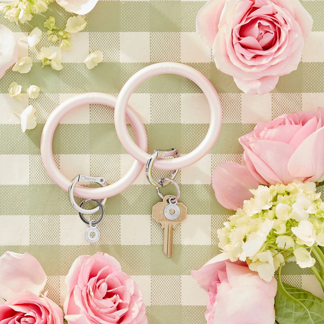 Rosé Pearlized Oventure Key Ring