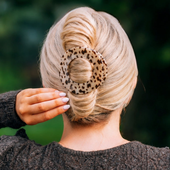 Blonde Tortoise Large Flat Circle Teleties Clip